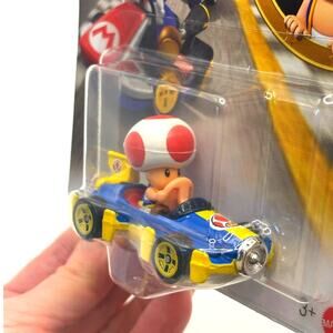 NEW Mattel HDB35 Hot Wheels Mario Kart 1:64 TOAD Mach 8 Diecast Car